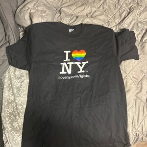 Unisex I 💜 NY LGBTQ 🏳️‍🌈 Pride T shirt. Size XL